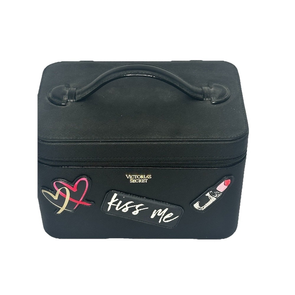 Victoria's Secret Weekender Runaway Patch Vanity Cosmetic Case‎